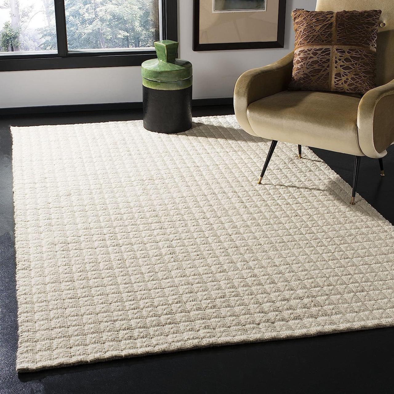 Handtuffed rug